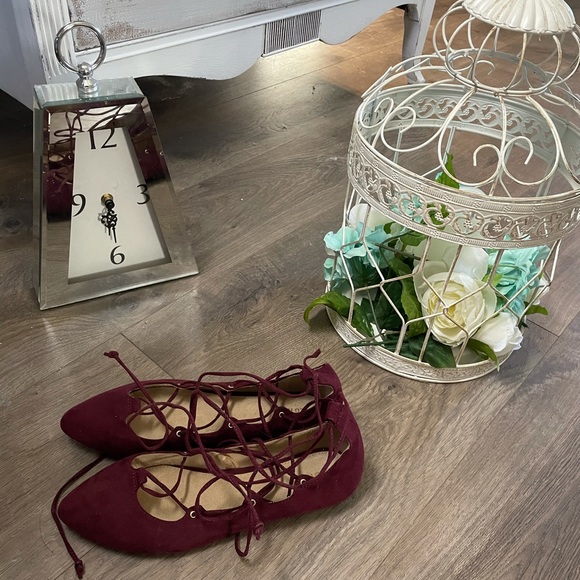 Burgundy lace up flats - Picture 2 of 4